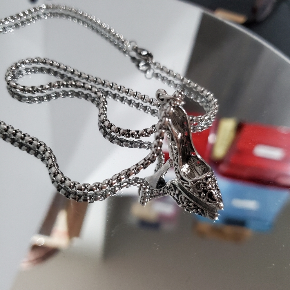 High Heel Shoe Necklace - New  Cinderella Costume Jewelry - Picture 5 of 12